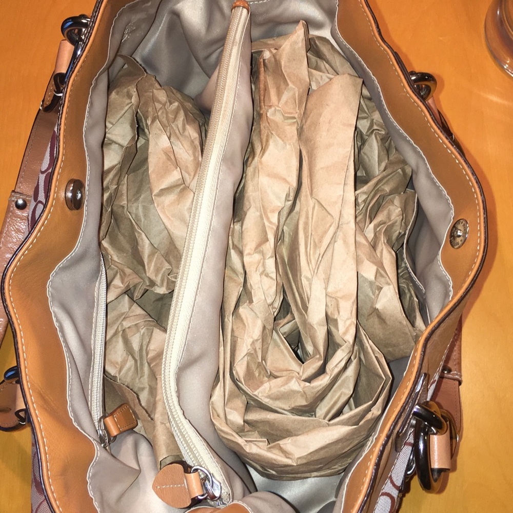 Authentic Coach purse - Picture 4 of 6